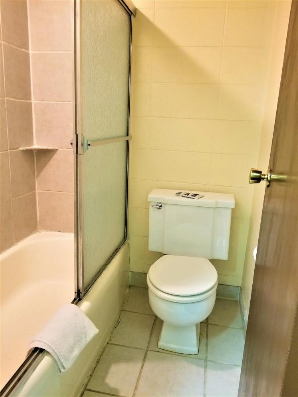 Town House Motor Inn image 13