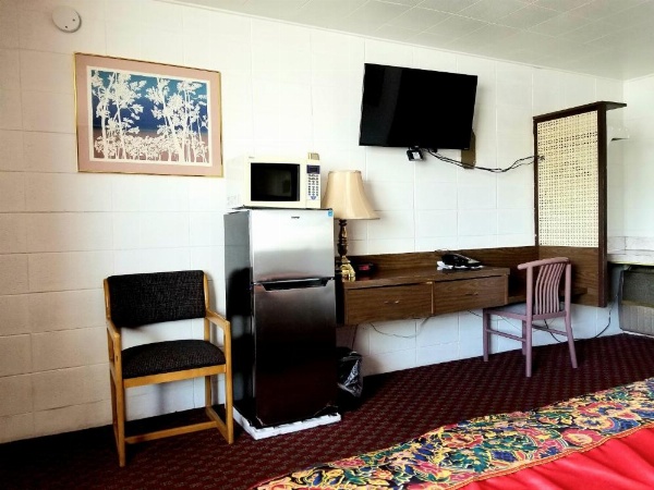Town House Motor Inn image 16